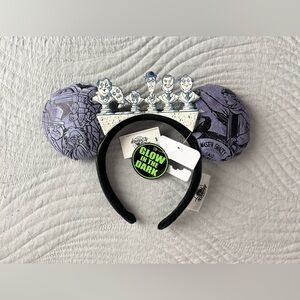 Disney Parks Purple Glow In The Dark Haunted Mansion Graveyard Busts Ears NEW